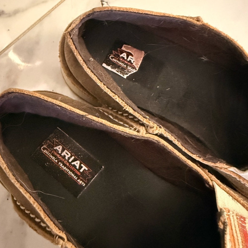 Ariat Brown and Tan Patterned Loafers Size 6.5B - Picture 4 of 6